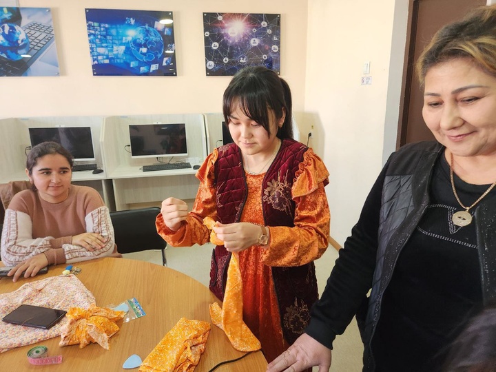 Sewing master class for female students within the framework of five initiatives!